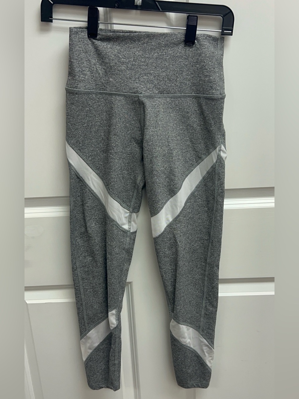Aerie Chill. Play. Move. heathered grey Size Small